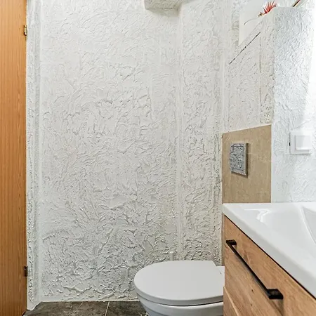 Villem - Your Hub Of Coziness Next To A Apartamento